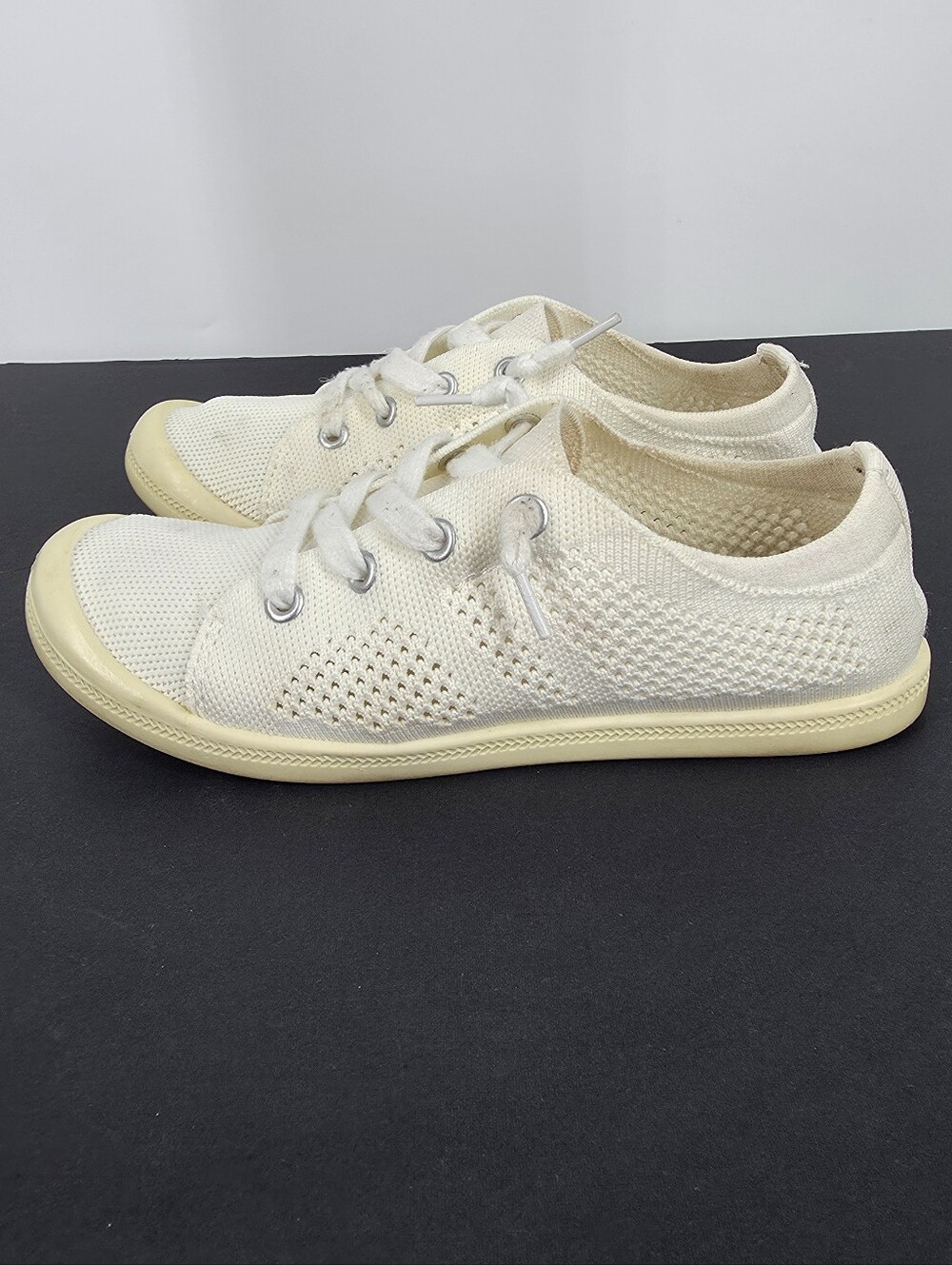 Madden Girl Cream Knit Slip On Sneakers Comfort Deck Shoes Ivory Low Top Sz 6
